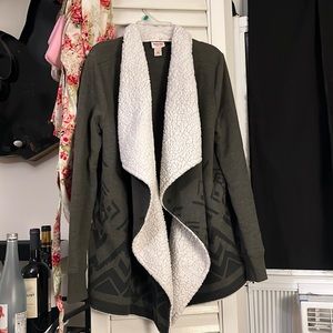 Sherpa lined green printed Mossimo sweater